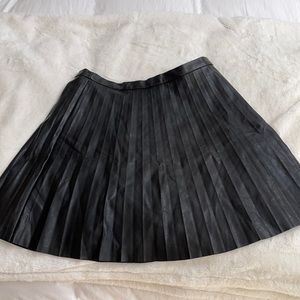 JCrew pleated faux leather skirt size 6 black